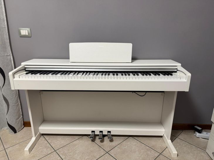 Yamaha YDP-144 + REGALO SGABELLO E LIBRI DI MUSICA - Imagen2