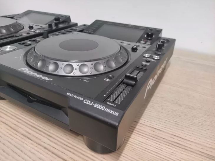 2x Pioneer CDJ-2000NXS y 1x DJM-900NXS - Image4