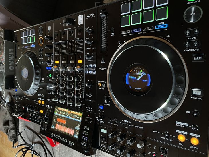 Pioneer XdJ-XZ - Imagen por defecto