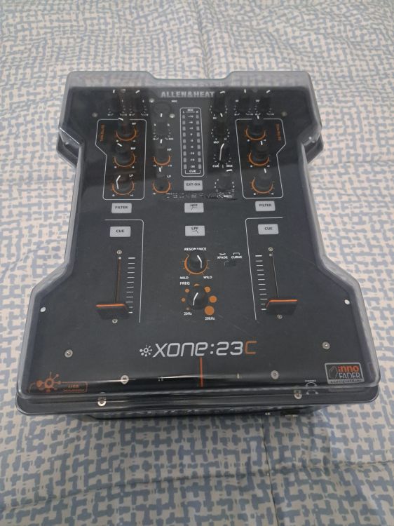 Xone 23C & DeckSaver - Image2