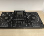 Pioneer DJ XDJ-XZ
 - Bild