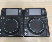 2x Pioneer DJ XDJ-1000 MK2
 - Bild