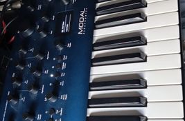 Cobalt 8 Modalsynthesizer
 - Bild