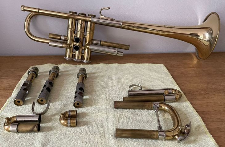 Trompeta Bach Stradivairus en Do 239 Corporation - Image3