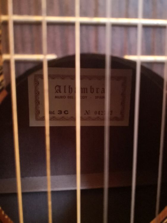 ALHAMBRA 3C. Guitarra Clásica de estudio - Imagen4