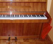 Piano Sauter de producción alemana construido en 1974.
 - Imagen