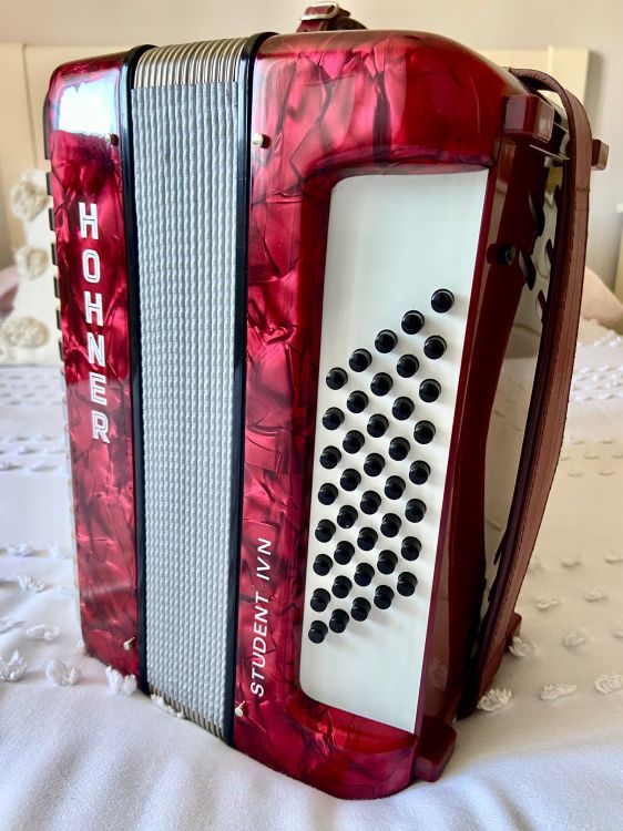 Acordeón Hohner Student 40 bajos - Imagen3