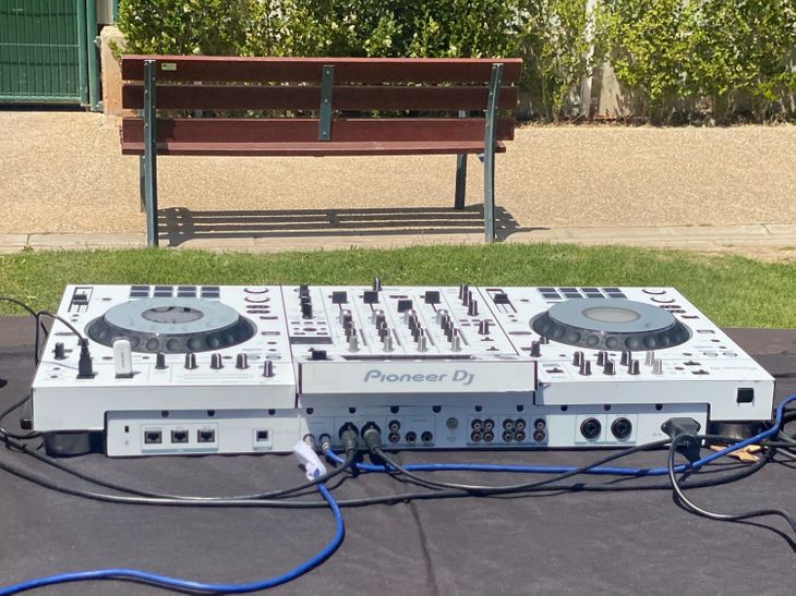 Equipo Profesional Dj todo en uno Pioneer XDJ XZ - Imagen por defecto