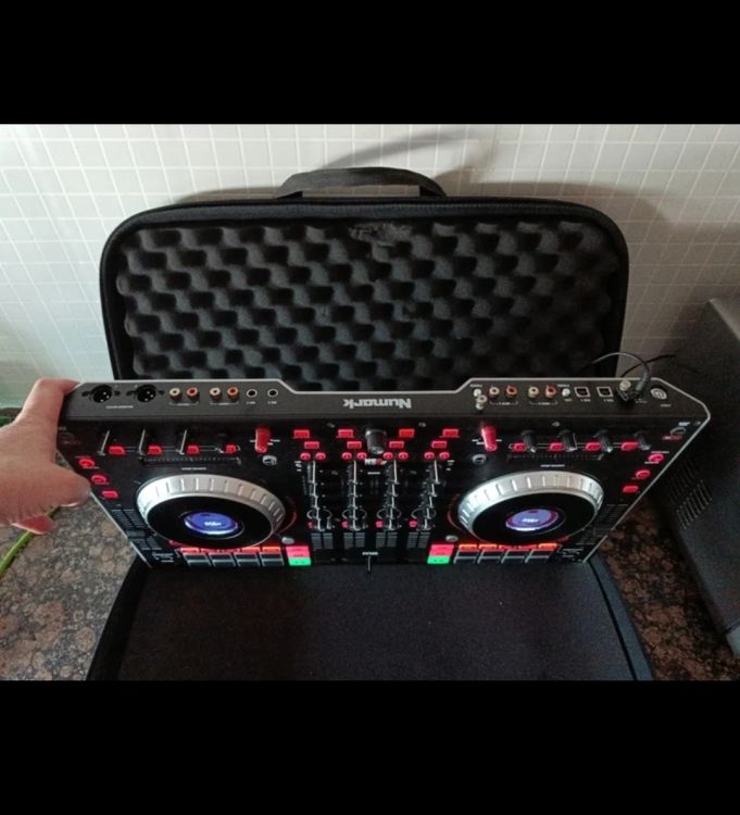 Numark ns6II - Image3