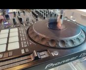 Pioneer DDJ 1000 Konsole komplett mit Lautsprechern
 - Bild