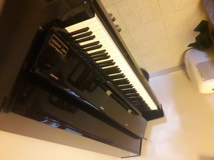 Piano Hyundai U810 - Imagen4