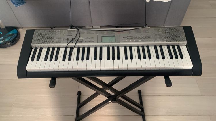 ESTUPENDO TECLADO ELECTRÓNICO CASIO LK 120 - Sounds Market
