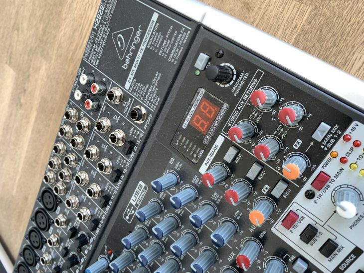 Behringer XENYX 2222 USB + Estuche rígido - Imagen2