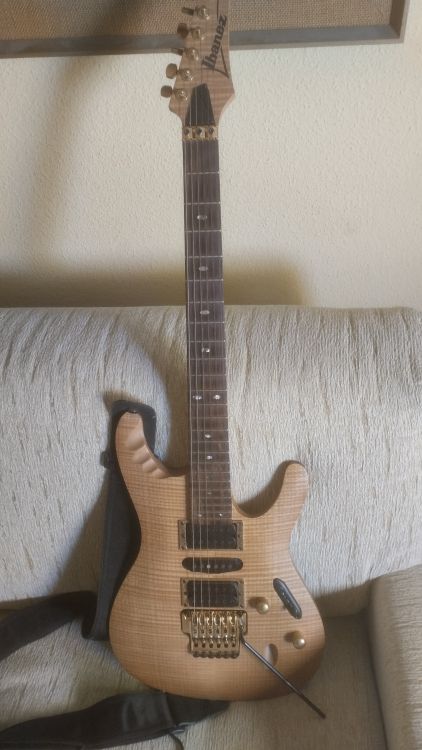 Guitarra Eléctrica Signature Herman Li (Ibanez) - Imagen por defecto