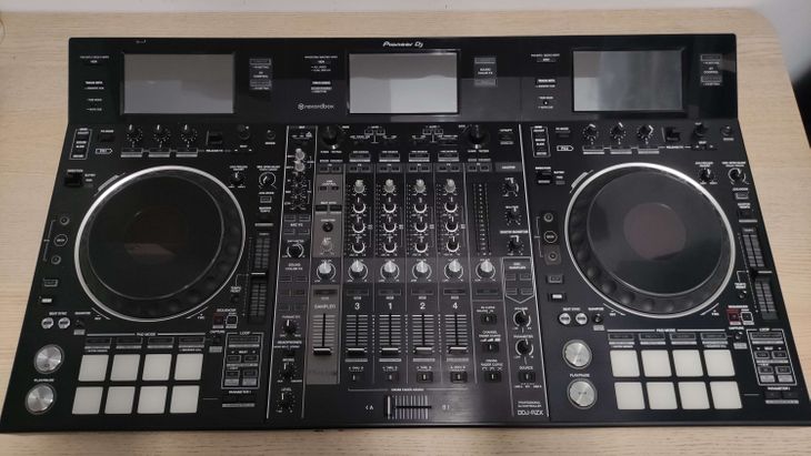 Pioneer DJ DDJ-RZX con decksaver + flightcase - Imagen por defecto