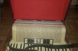 Se vende acordeón Hohner verdi 3 de 120 bajos - Immagine