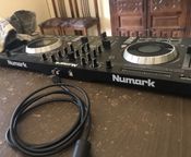 Numark Dj controller plus Numark headphones
 - Image
