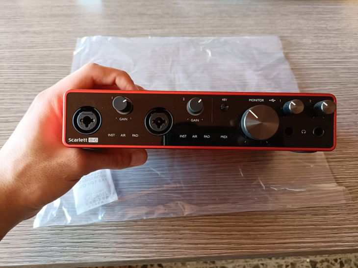 Focusrite Scarlett 8i6 - Bild4