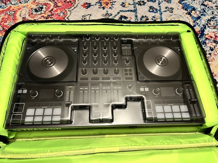 Native Instrument Kontrol S4 MK3 - Immagine2