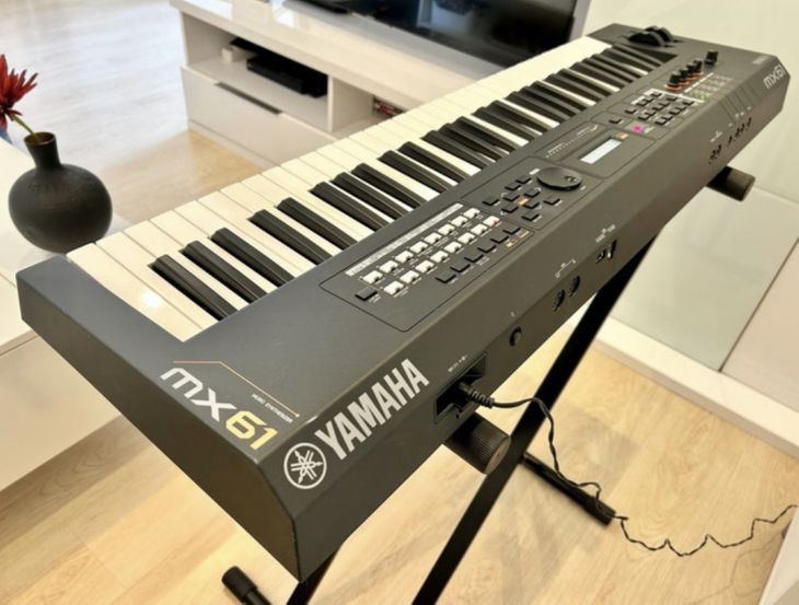 Nuevo! Yamaha MX61 V2. Teclado sintetizador - Immagine3