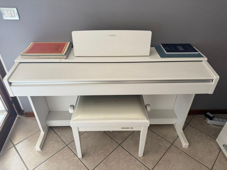 Yamaha YDP-144 + REGALO SGABELLO E LIBRI DI MUSICA - Imagen4