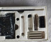 Floyd Rose 7-saitiges Locking-Tremolo-System
 - Bild