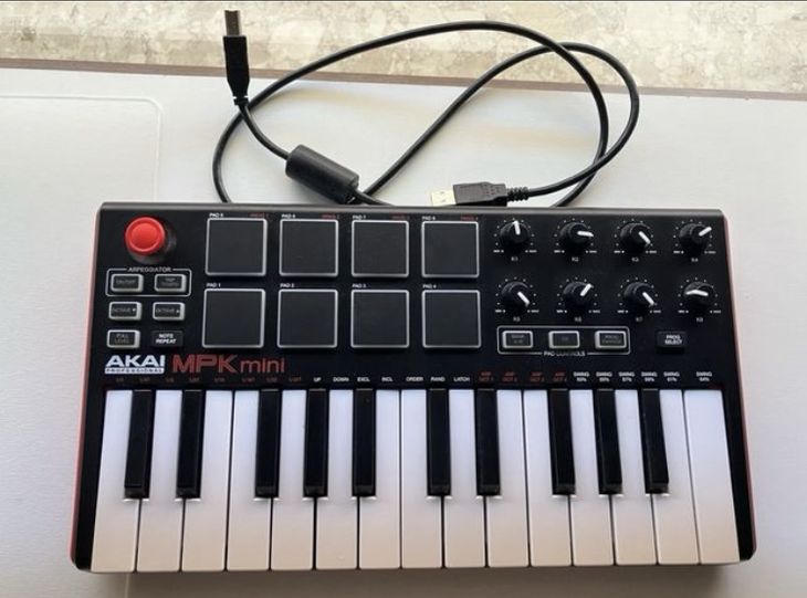 Teclado Midi MPK Mini Akai - Imagen por defecto