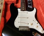 Fender Stratocaster mit synchronisiertem Tremolo
 - Bild