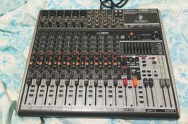 Mesa de mezclas y Crossover Behringer - Bild