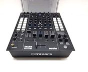 Mixar Quattro Serato
 - Immagine