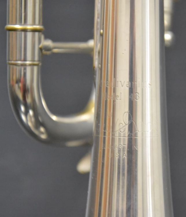 Trompeta Bach Stradivarius pabellón 43 - Imagen5