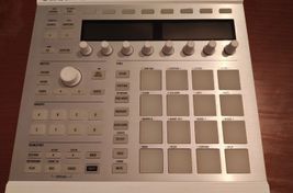 Maschine MKII White de Native Instruments - Imagen