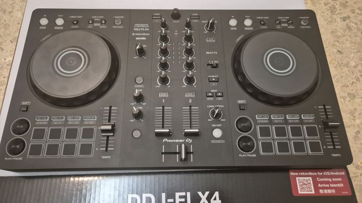 Pioneer dj DDJ FLX4 - Immagine3