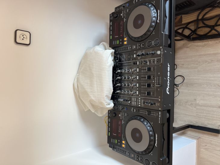 Mesa Pioneer x2 CDJ-900 y DJM-850 - Imagen por defecto