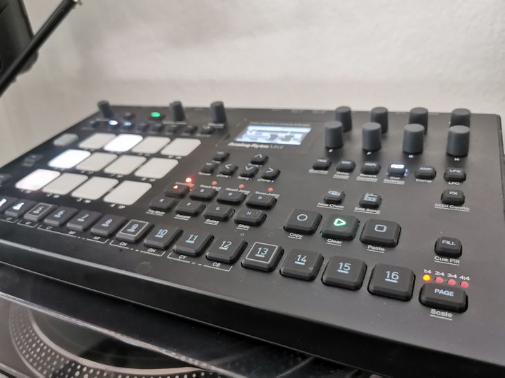 Elektron analog rytm mk2 - Bild2