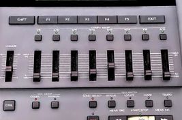 🎵SISTEMA DE PRODUCCIÓN MÚSICAL ROLAND MV30 STUDIO - Image