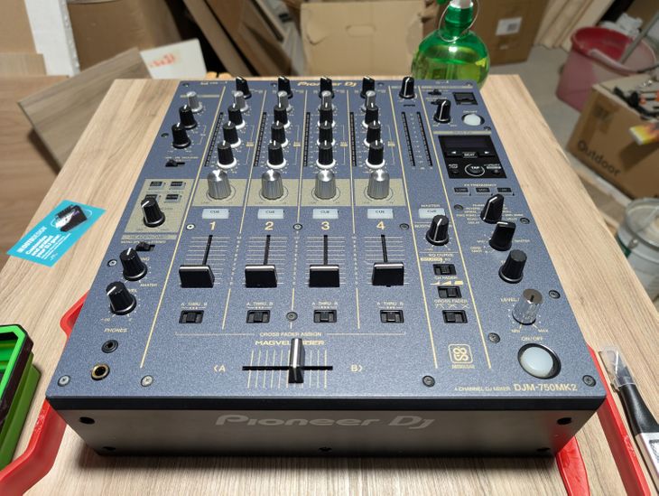 Mixer dj Pioneer 750 mk2 - Imagen por defecto