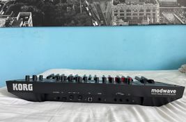 Korg Modwave 37-Tasten-Wavetable-Synthesizer 2021
 - Bild