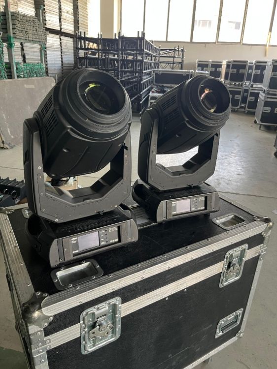 ROBE Robin Pointe 280W Beam Moving Head 4er Set in - Imagen por defecto
