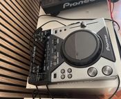 CDJ 400
 - Image