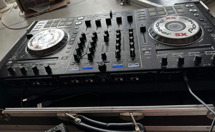 Pioneer DDJSX + FLY CASE - Immagine4