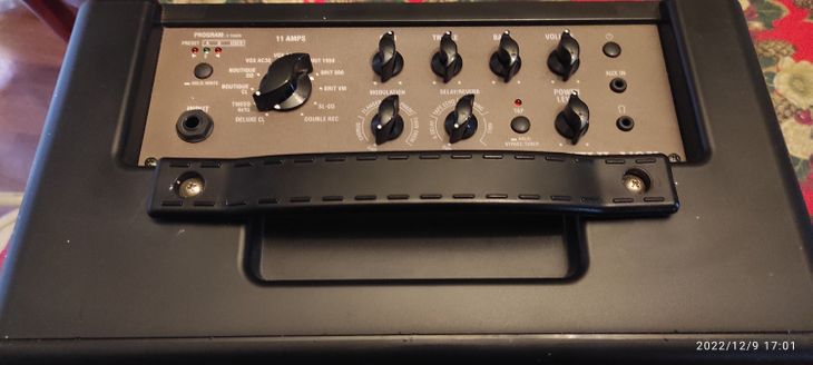 Amplificador Vox VXII 30w con pedal Vfs5 - Immagine2