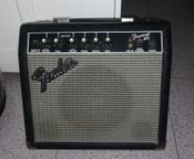 Fender Frontman 15G Amplifier
 - Image