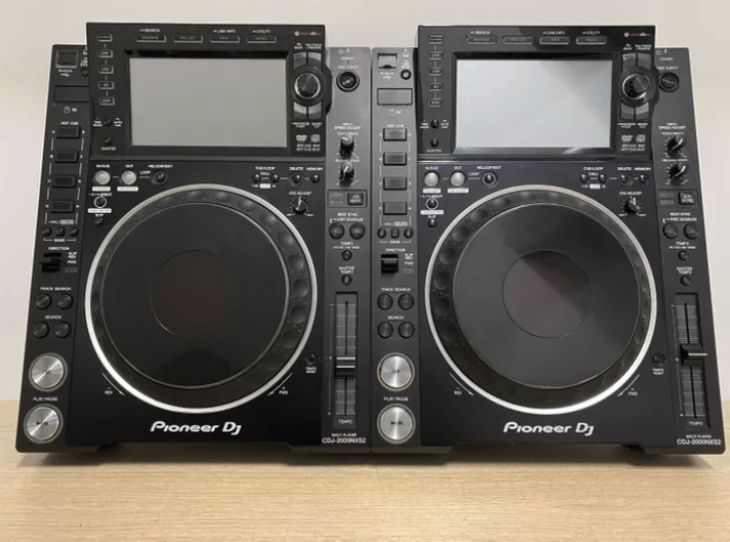 2x Pioneer DJ CDJ-2000 NXS2 + 1x DJM-A9 - Imagen por defecto