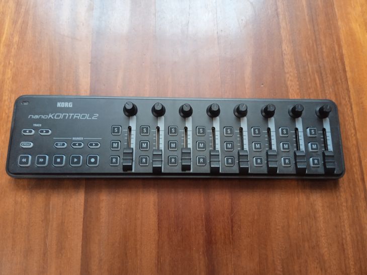 Controlador DAW Korg nanoKONTROL 2 - Imagen por defecto