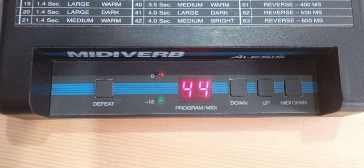 Alesis Midiverb Desktop Reverb Unit - Imagen3