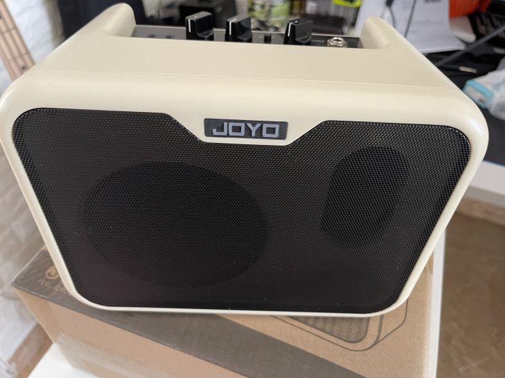 Joyo MA-10B Portable Bass Amp - Image2