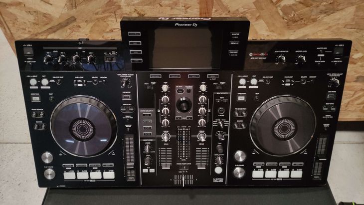 Pioneer DJ XDJ-RX con decksaver y maleta - Imagen por defecto