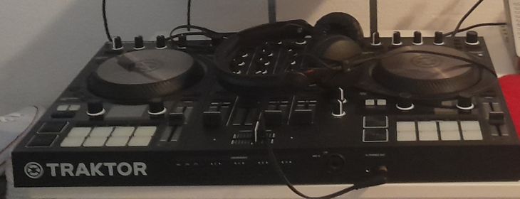 Traktor s4 mk3 - Image4