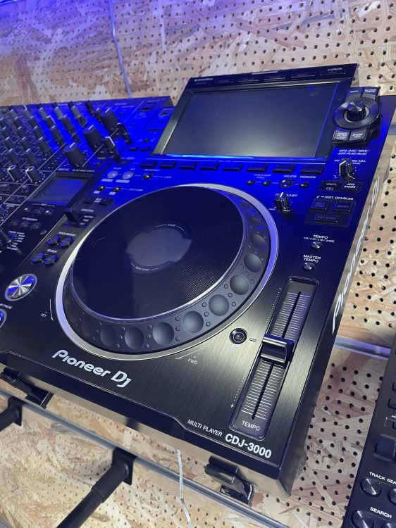 2x Pioneer DJ CDJ-3000 + DJM-V10-LF - Image2